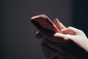 Adopter les bons gestes avant l’envoi de SMS à des fins commerciales